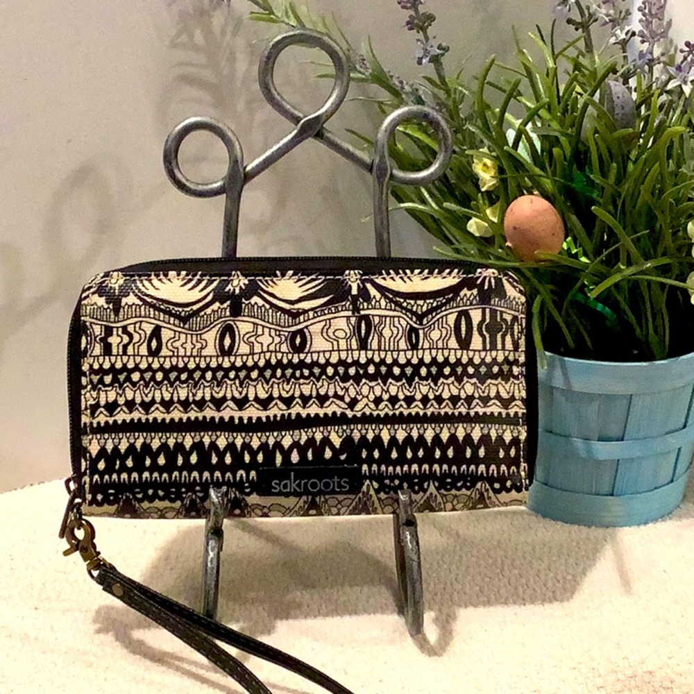 Sakroots Zip Around Wristlet Wallet
